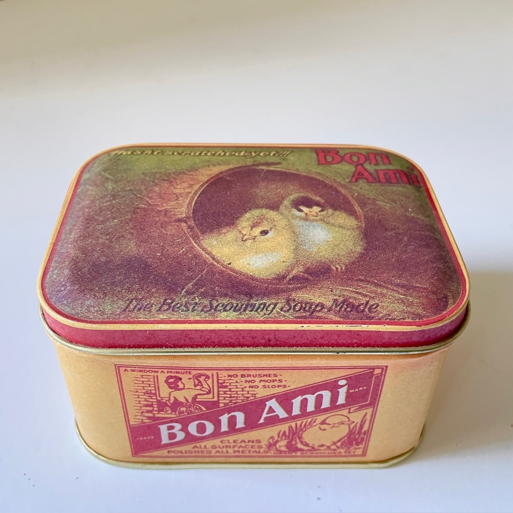 Old Advertising BON AMI Vintage 1983 Tin Box Company Hasnt Scratched Yet Chicks